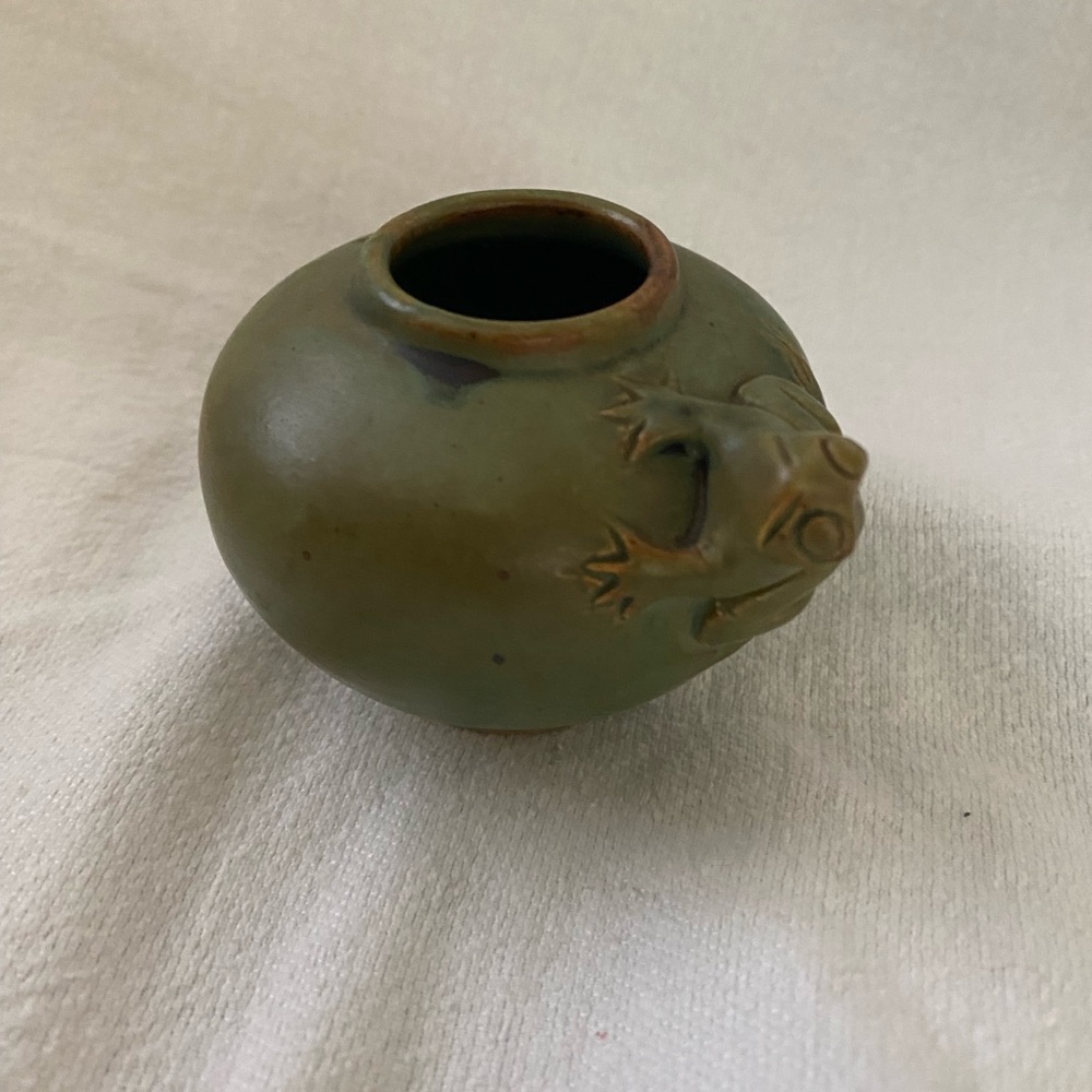 Sage Mossy Green Small Frog Ceramic Budvase